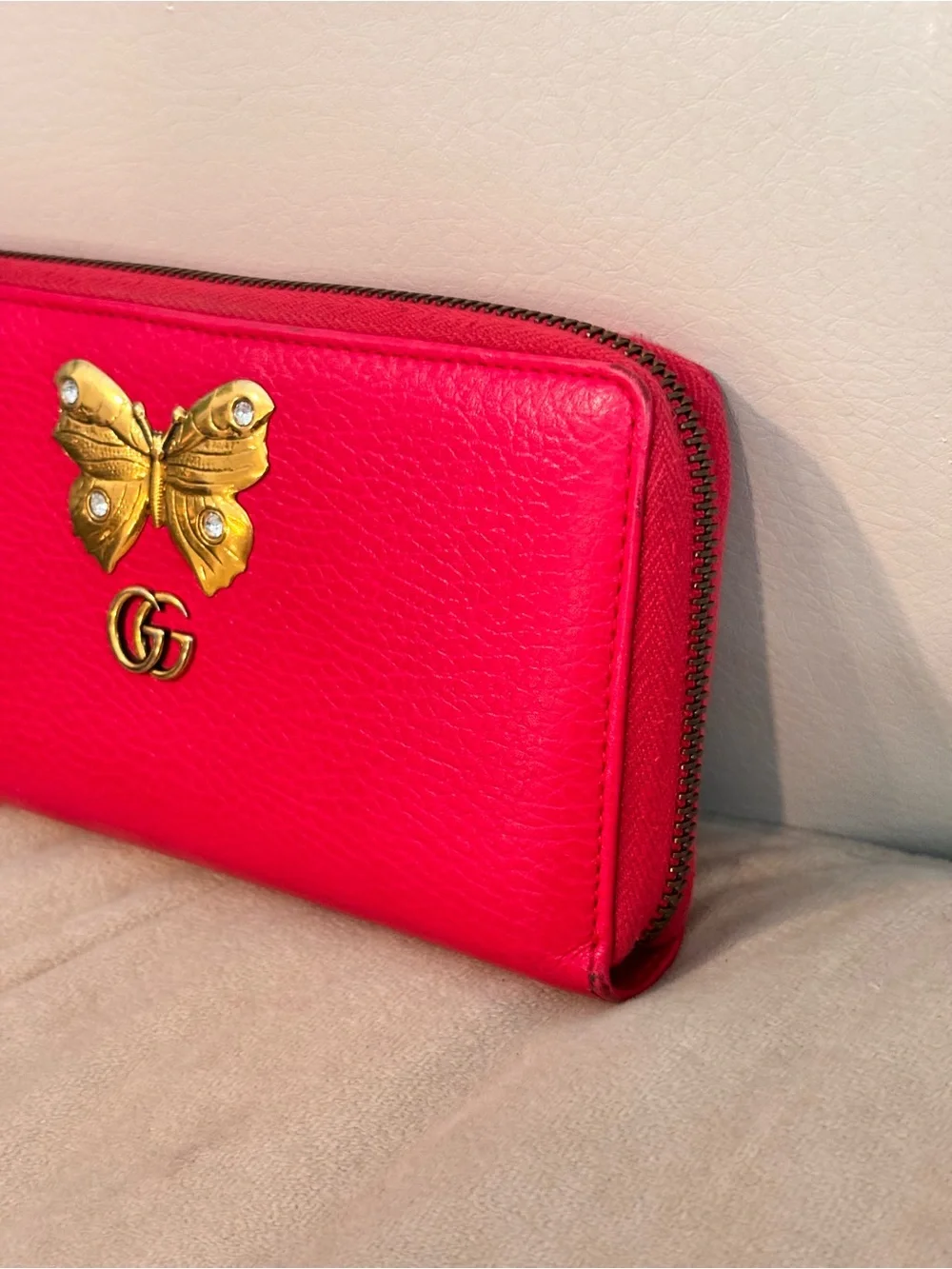 GUCCI Pink Marmont GG Limited Edition Butterfly Leather Zip Around Wallet - Picture 4 of 16